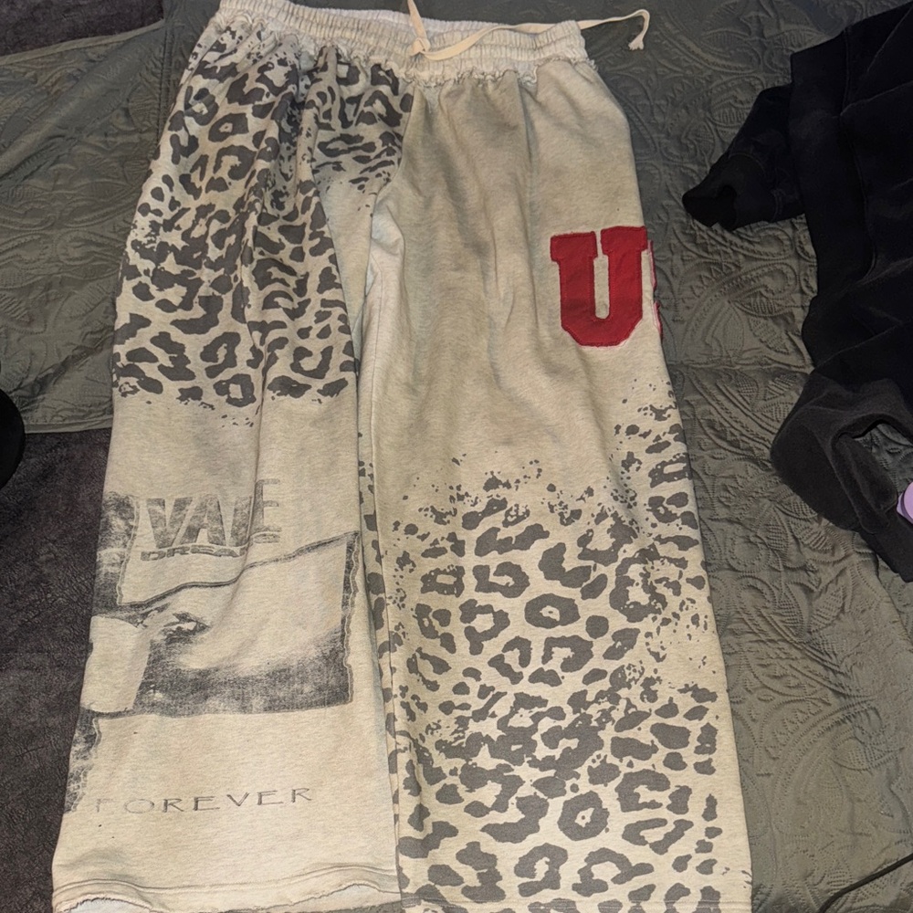Vale Leopard Print Lounge Pants with Red Accent